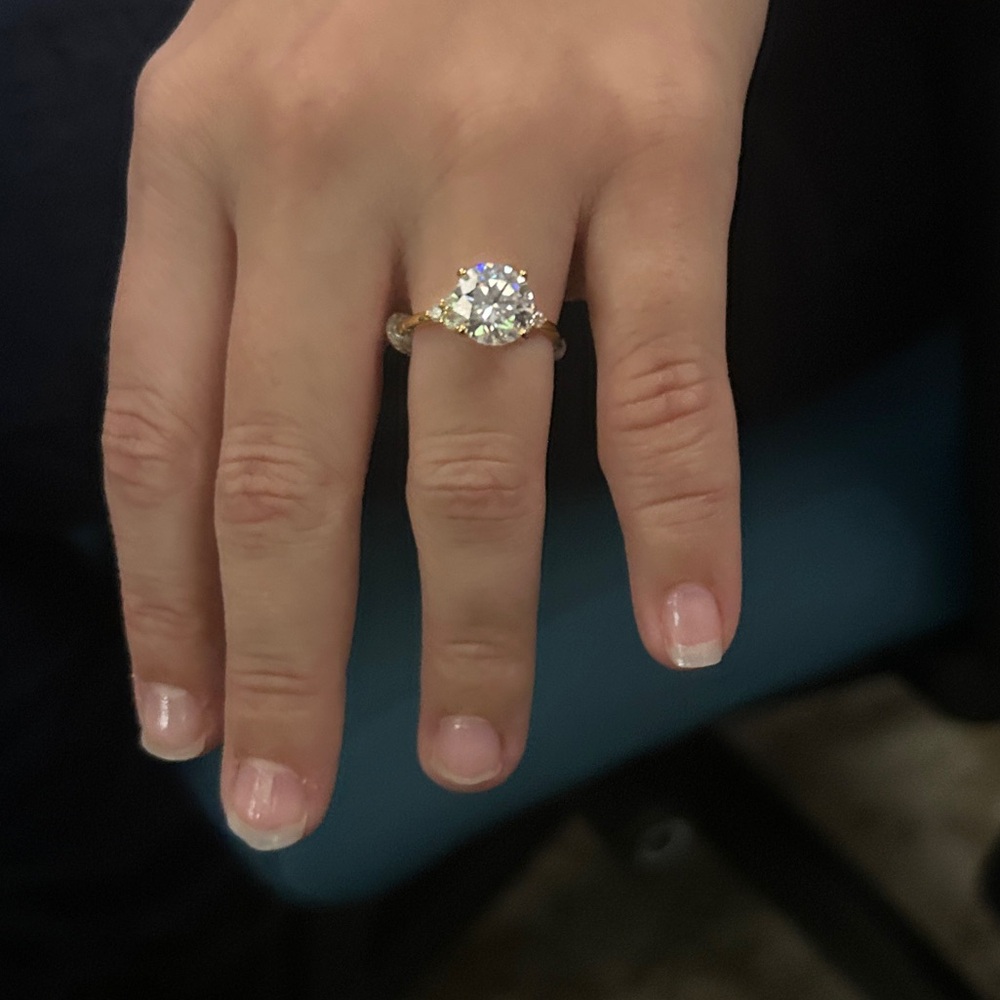 3 Carat Moissanite ring with Sparkling Clear Stone - Picture 9 of 11